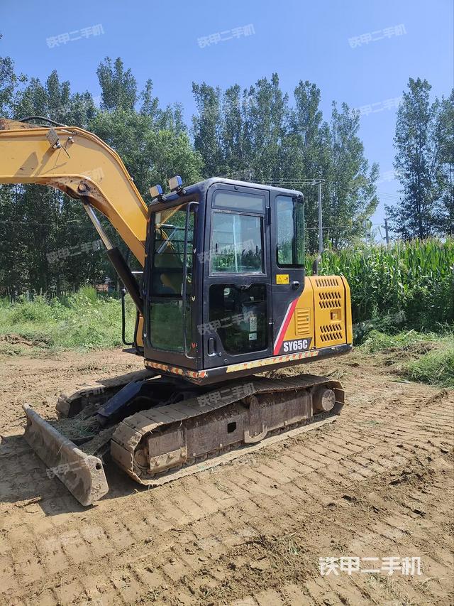 駕駛室整體（整機外觀）