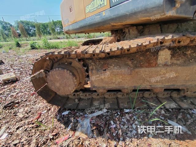 右驱动轮（行走机构）