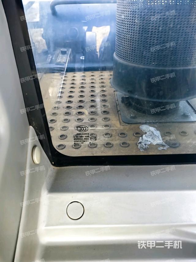 后窗玻璃角標(biāo)（駕駛室部分）