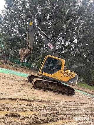 沃尔沃EC140CL清道夫挖掘机实拍图片