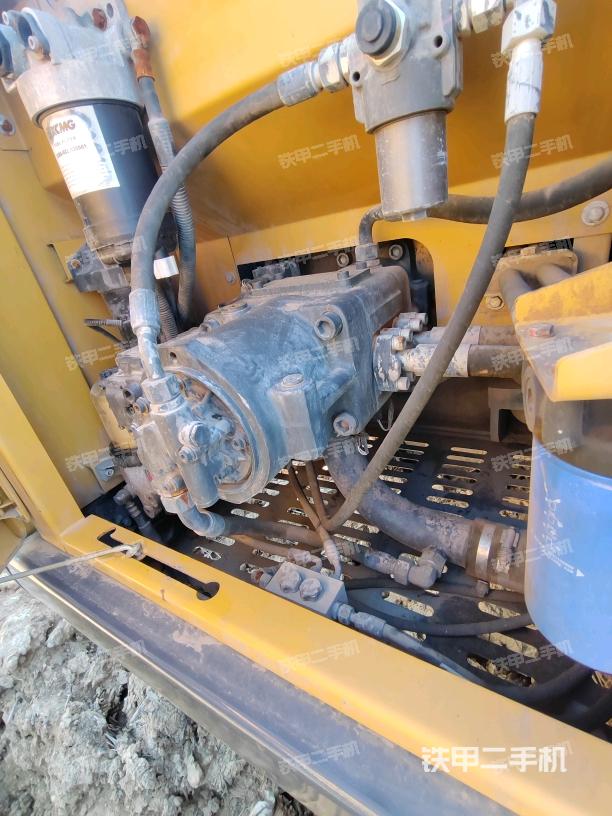 液压泵斜45 左（大件舱室）