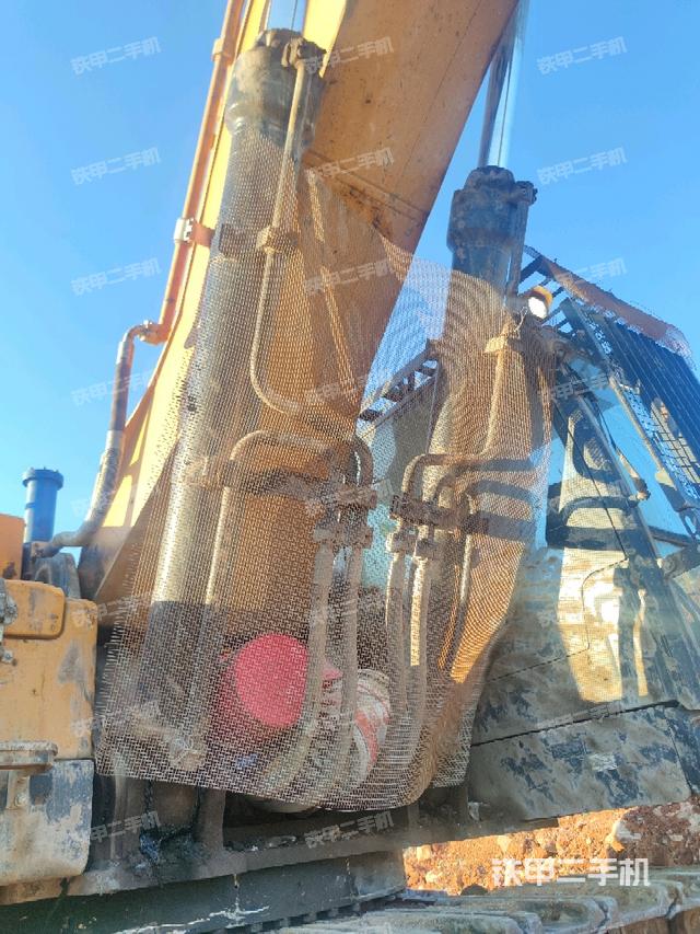 大臂油缸整體?豎拍（工作和回轉(zhuǎn)裝置）