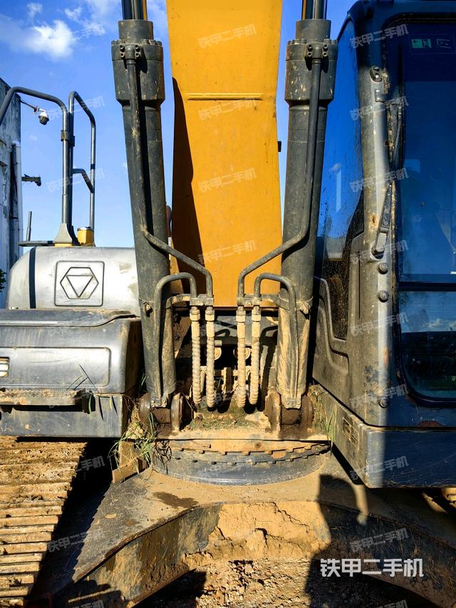 大臂油缸整體?豎拍（工作和回轉(zhuǎn)裝置）