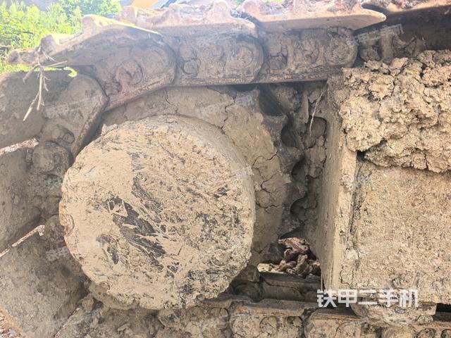 右驱动轮（行走机构）