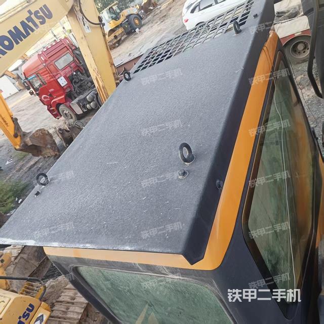 驾驶室顶部（整机外观）