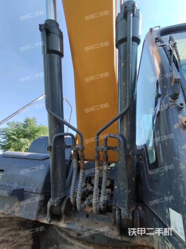 大臂油缸整體?豎拍（工作和回轉(zhuǎn)裝置）