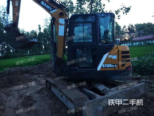 駕駛室頂部（整機外觀）