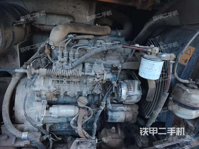 回轉馬達和主控閥（整機外觀）