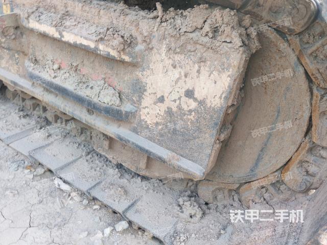 右驱动轮/右后轮（行走机构）