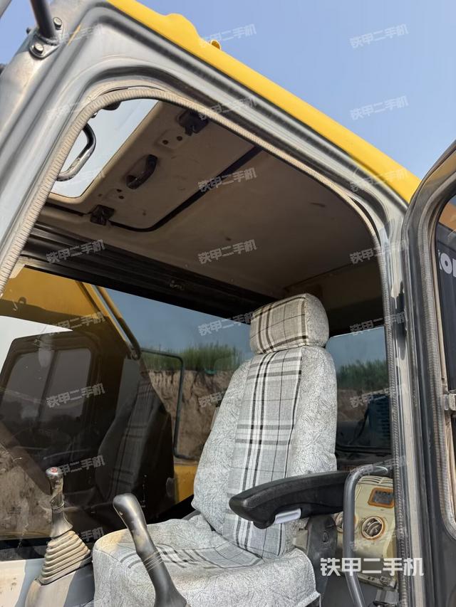 驾驶室顶部（整机外观）