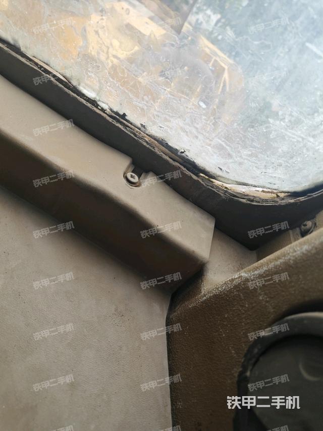 后窗玻璃角标（驾驶室部分）