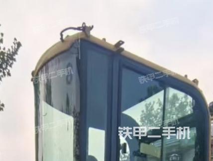 駕駛室頂部（整機外觀）