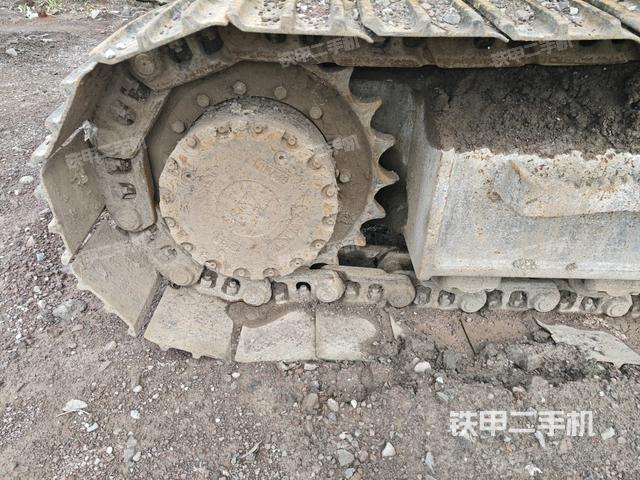 右驱动轮（行走机构）