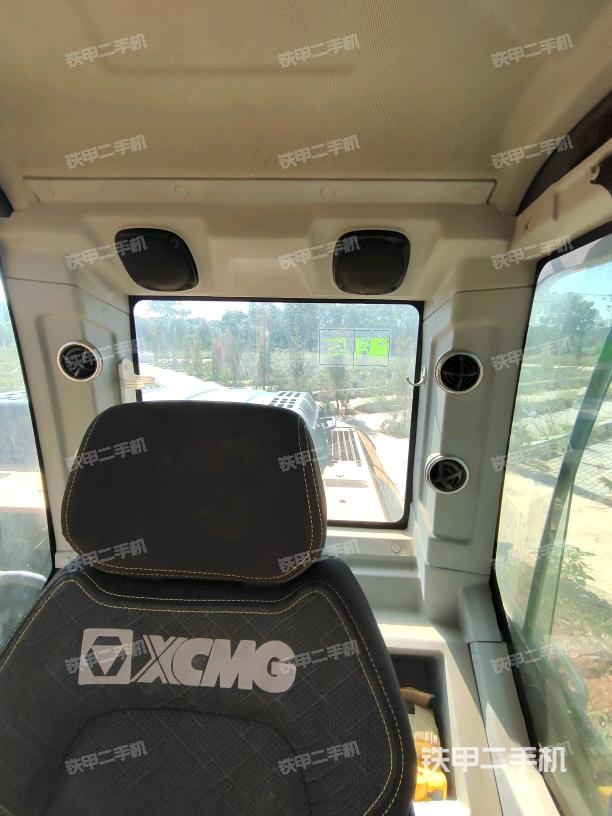 后窗玻璃角标（驾驶室部分）