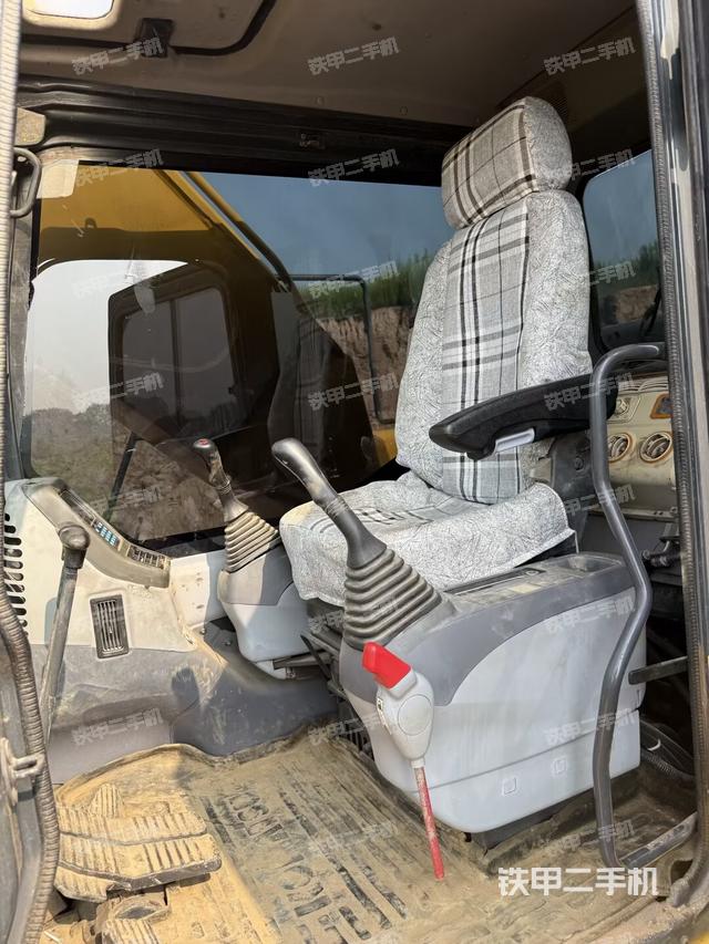 驾驶室整体（整机外观）