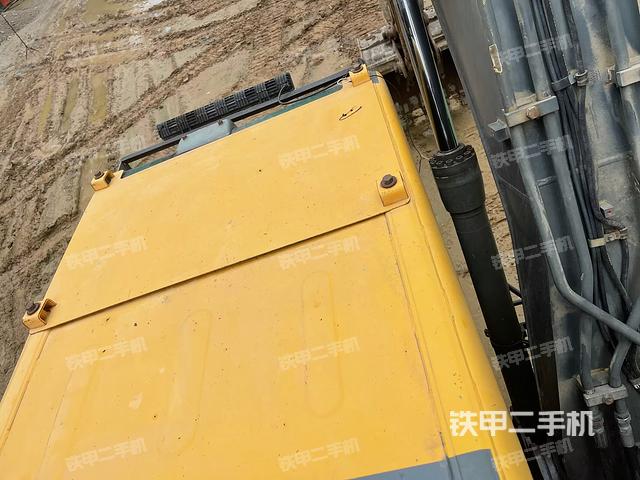 驾驶室顶部（整机外观）