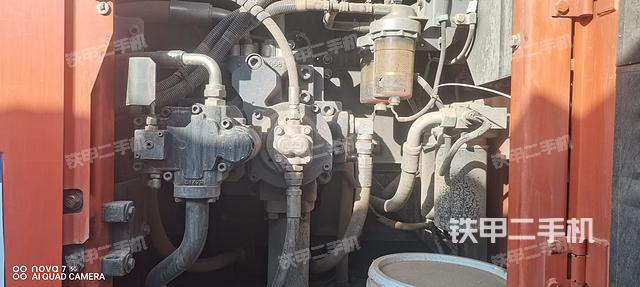 液壓泵艙室正面整體(整機外觀) 液壓泵艙室正面整體(整機外觀)