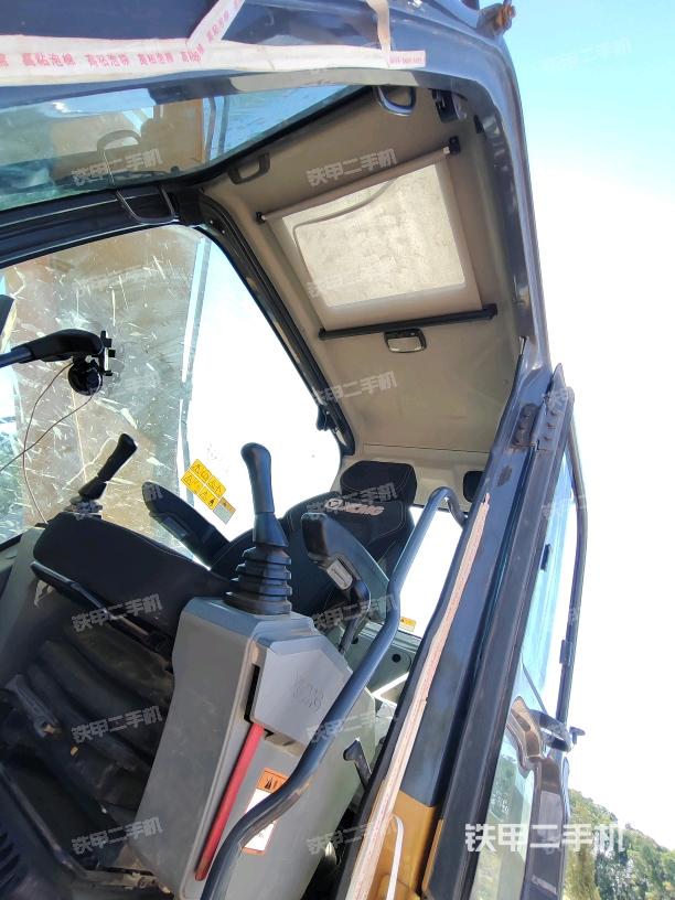 顶棚整体（驾驶室部分）