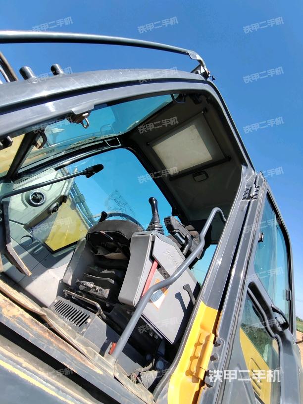 顶棚整体（驾驶室部分）