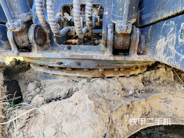 轉(zhuǎn)盤和下車架正前（工作和回轉(zhuǎn)裝置）