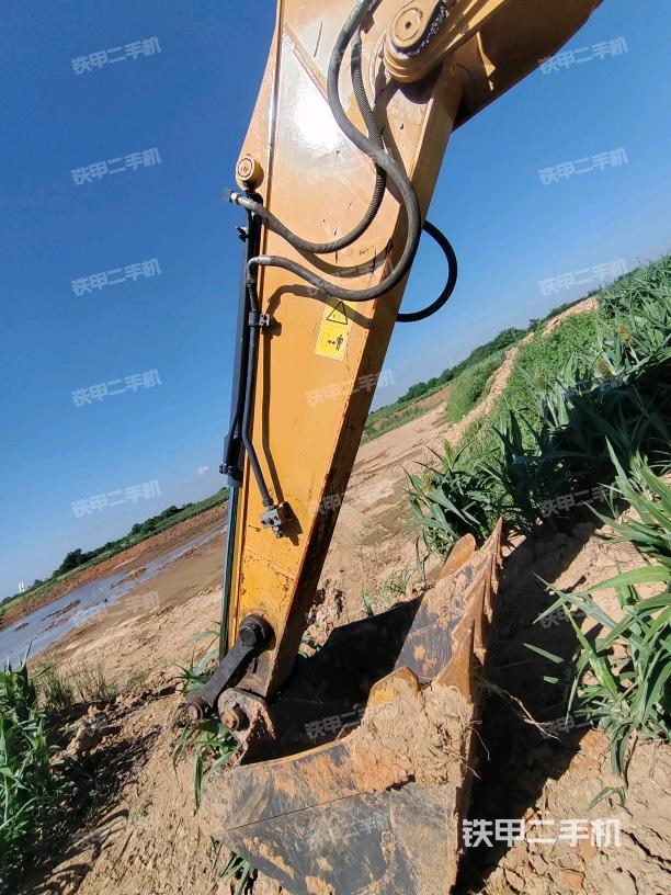 小臂整体左后（工作和回转装置）