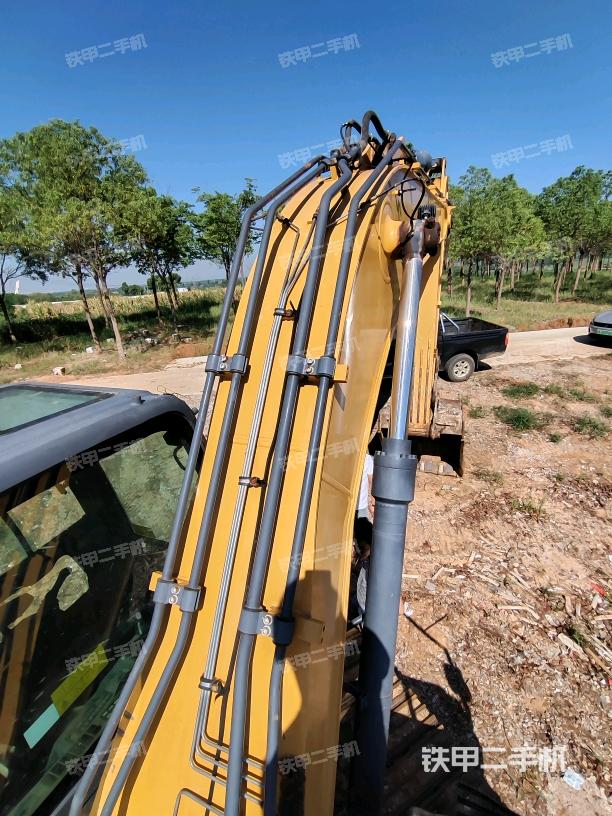 大臂背部俯视（工作和回转装置）