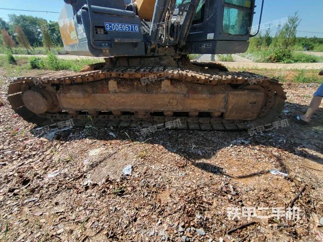 左侧履带整体 （行走机构）