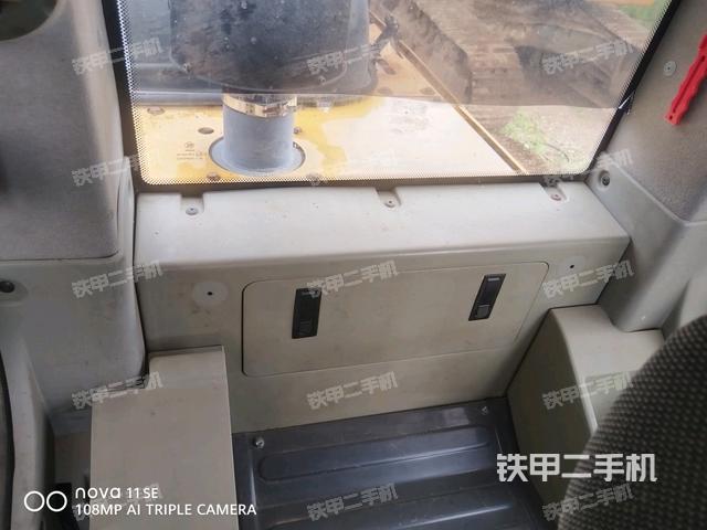 后窗玻璃角标（驾驶室部分）