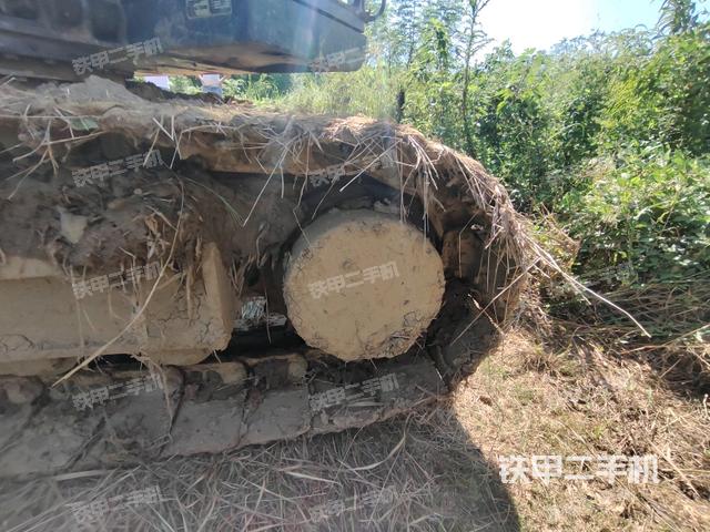 右驅(qū)動輪（行走機構(gòu)）