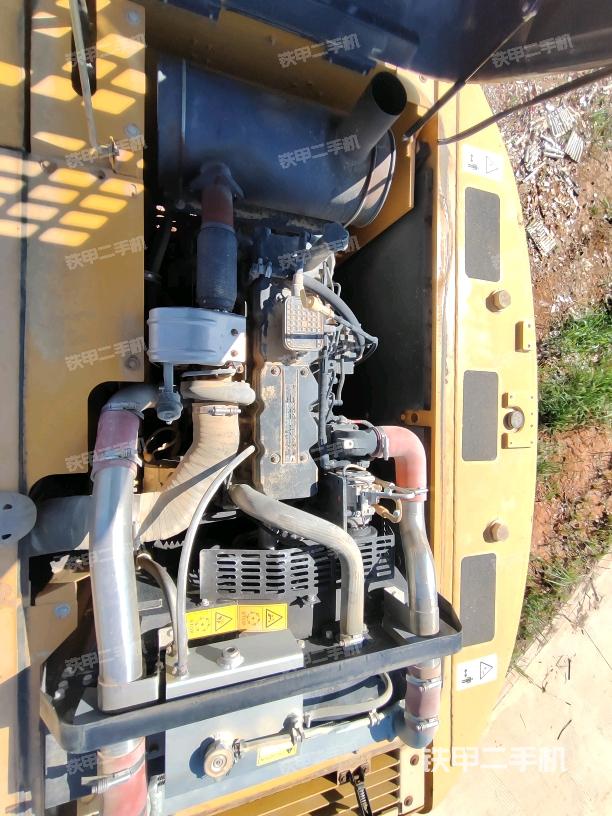 发动机室（上车部件）