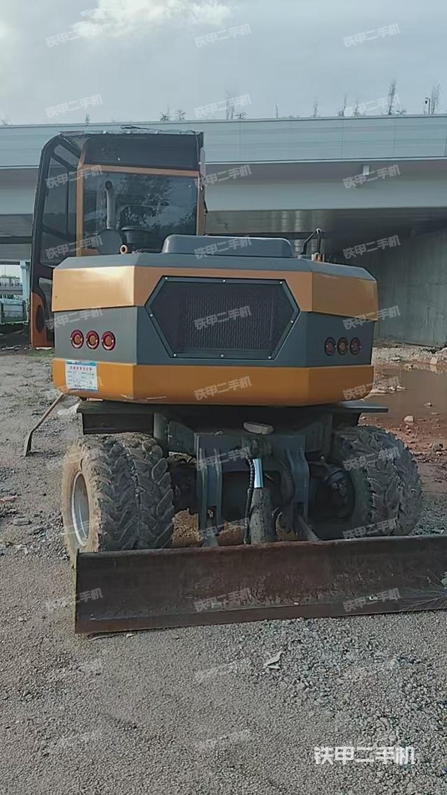 整機右后45°(整機外觀) 整機右后45°(整機外觀)