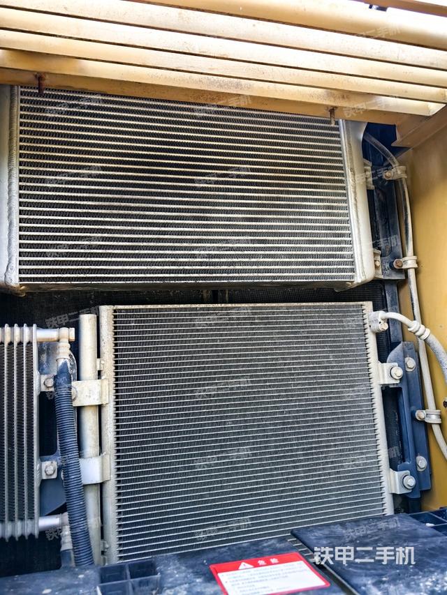 散熱器正面（大件艙室）