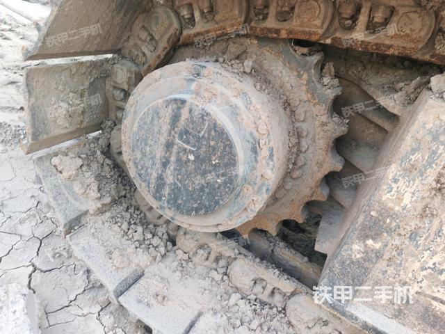 右引导轮/右前轮（行走机构）