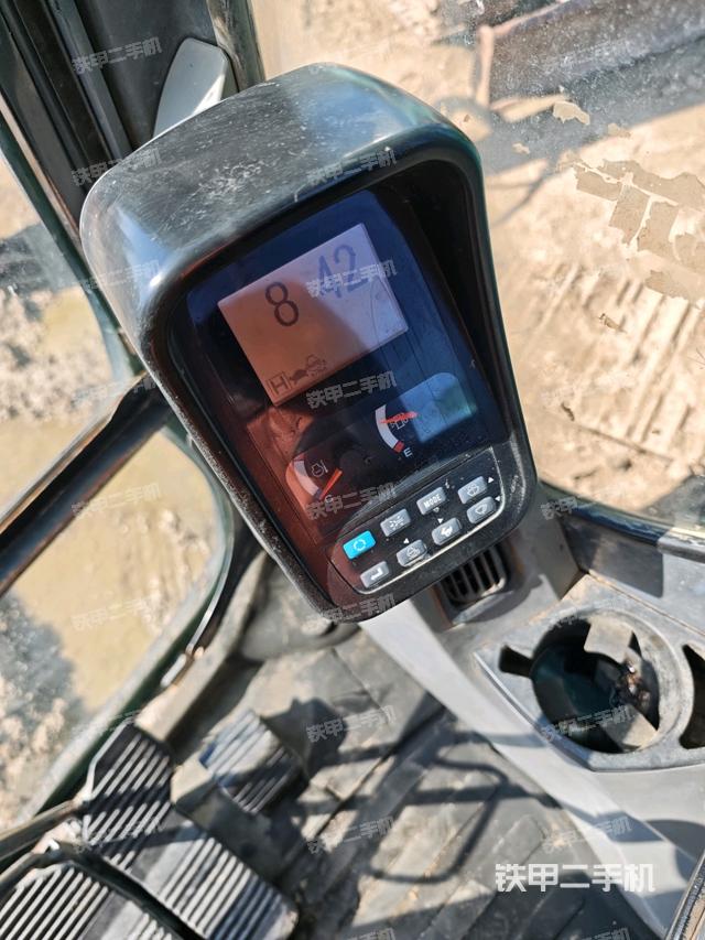 座椅左侧控制台/音响/含左手柄（驾驶室部分）