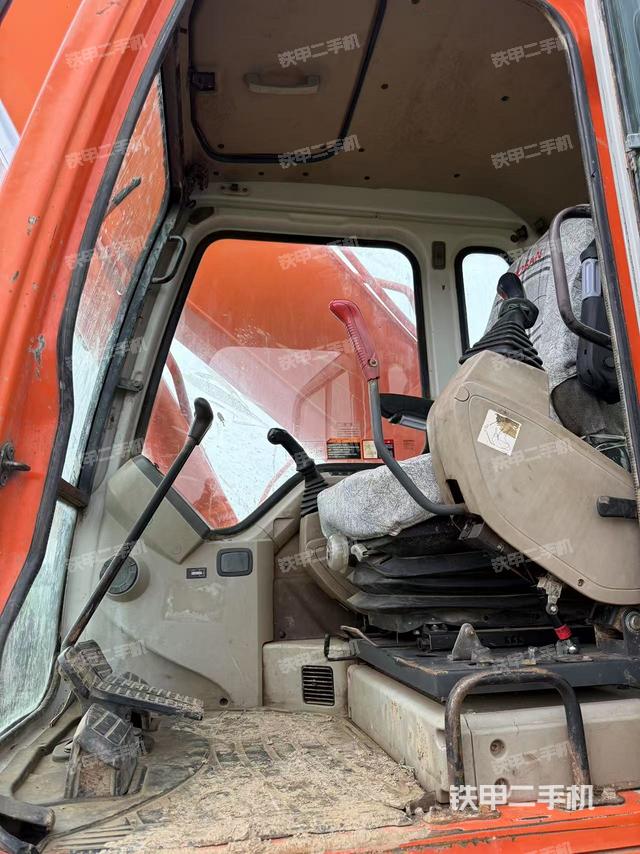 驾驶室整体（整机外观）