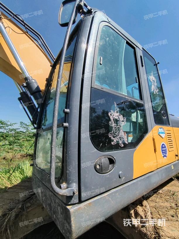 駕駛室左前45度（駕駛室部分）