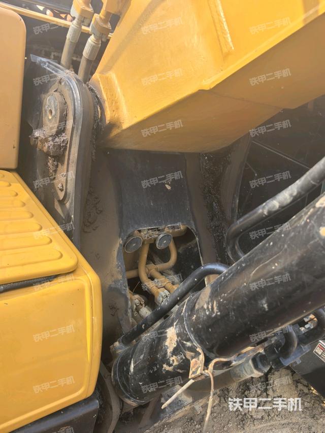 大臂根部 斜视（工作和回转装置）