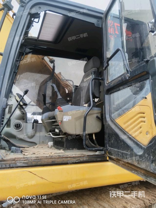 左后方玻璃角标（驾驶室部分）