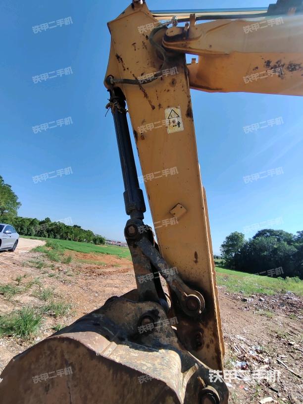 小臂整体右前（工作和回转装置）