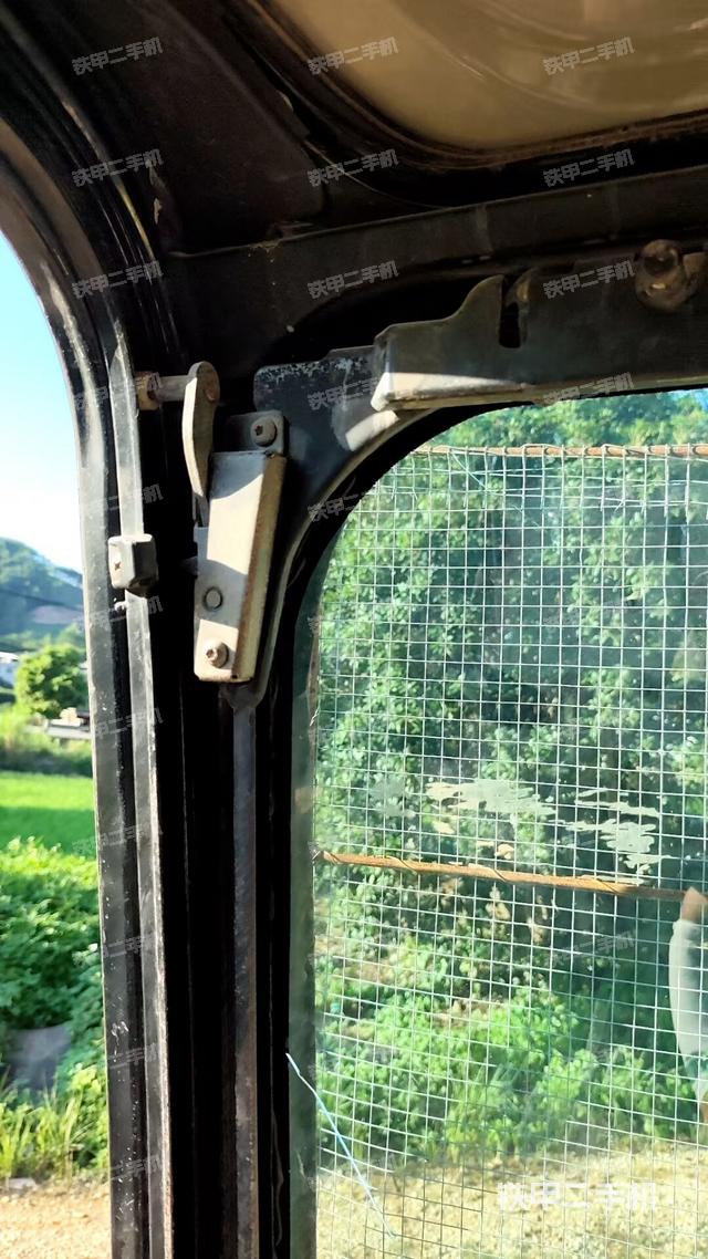 座椅后部（駕駛室部分）