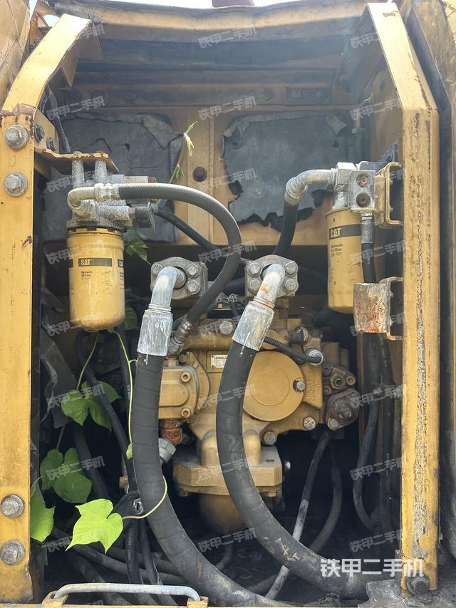 液壓泵室（大件艙室）