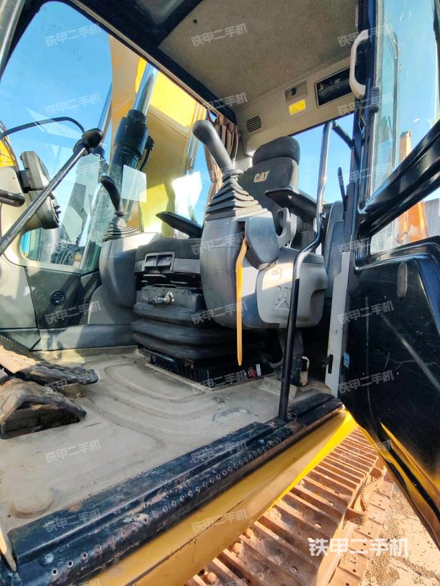 驾驶室整体（整机外观）