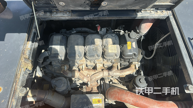 發(fā)動機整體俯視(整機外觀) 發(fā)動機整體俯視(整機外觀)