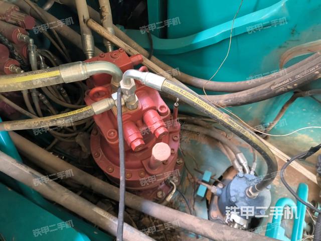 氣門室蓋螺絲特寫（上車部件）