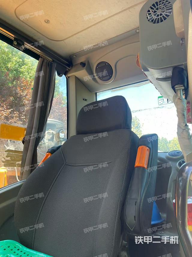 后窗玻璃角标（驾驶室部分）