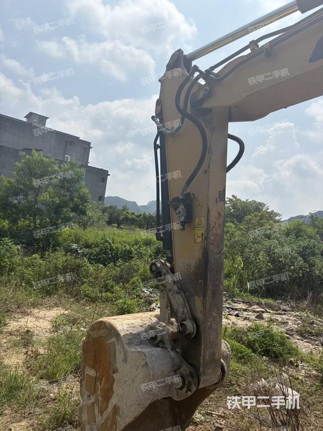 大臂整体 右侧(工作和回转装置) 大臂整体 右侧(工作和回转装置)