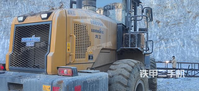 整機(jī)右后45°(整機(jī)外觀及大件) 整機(jī)右后45°(整機(jī)外觀及大件)