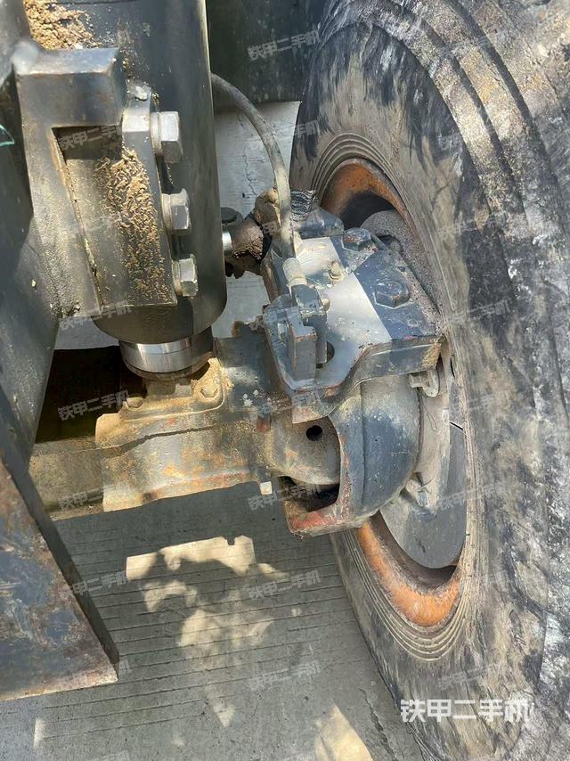 左侧履带整体 （行走机构）