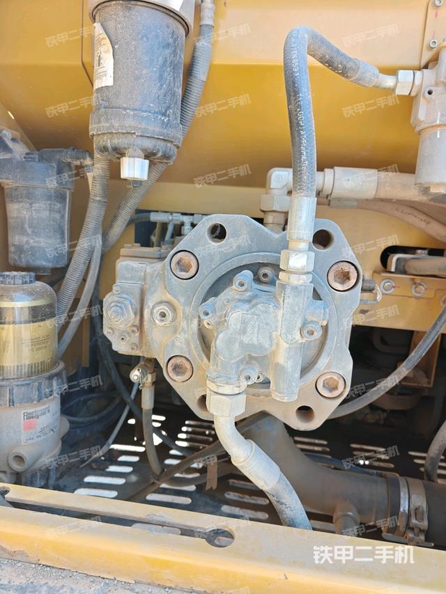 液壓泵斜45?左（大件艙室）