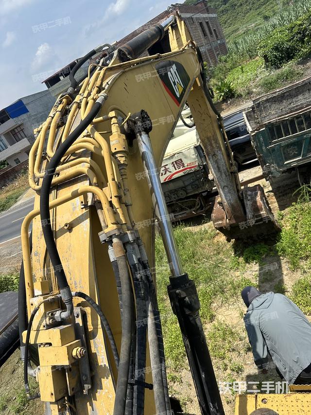 小臂整體左后（工作和回轉(zhuǎn)裝置）